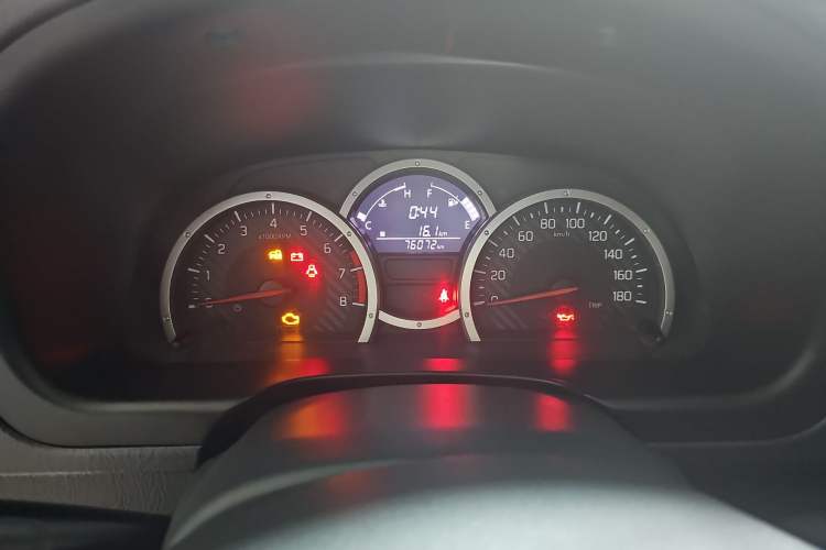 Used Suzuki Jimny 2015 1.3 MT JLX Odometer Close Up