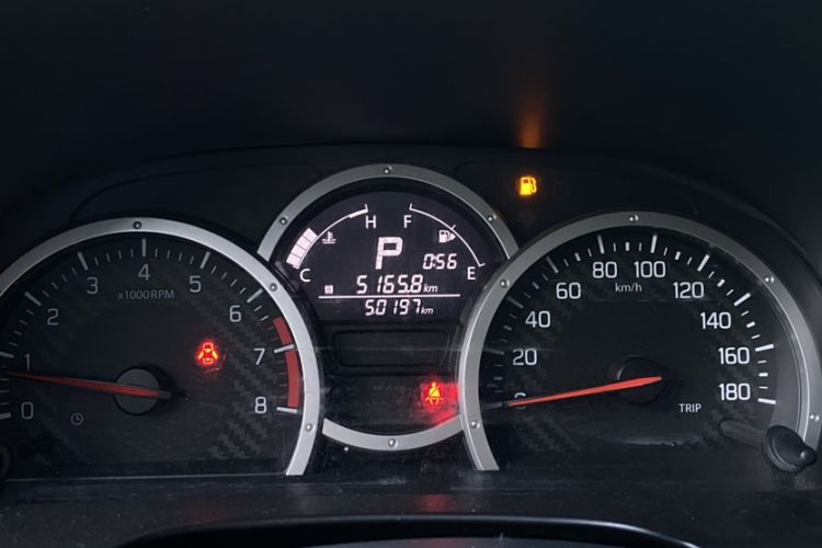 Used Suzuki Jimny 2015 1.3 AT JLX Odometer Close Up
