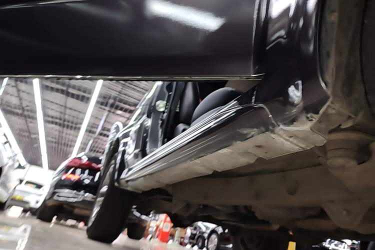 Used Suzuki Jimny 2015 1.3 AT JLX Right Side Sill