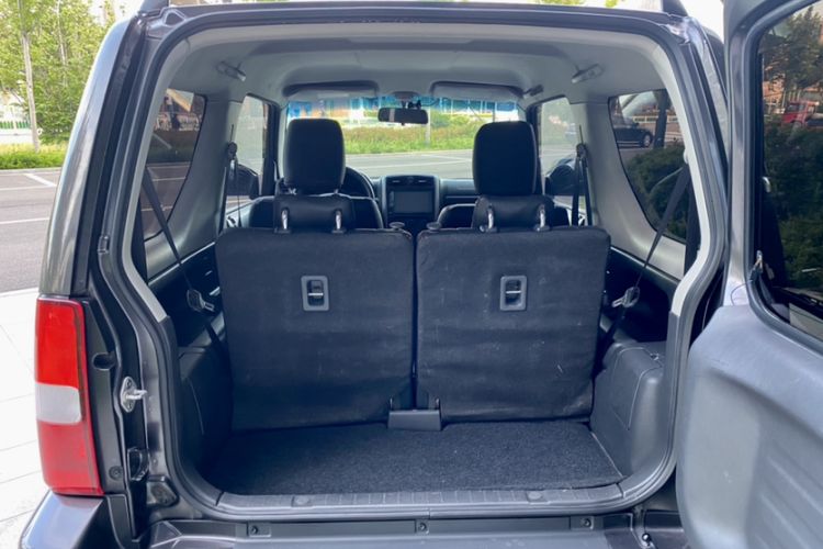 Used Suzuki Jimny 2015 1.3 AT JLX Trunk