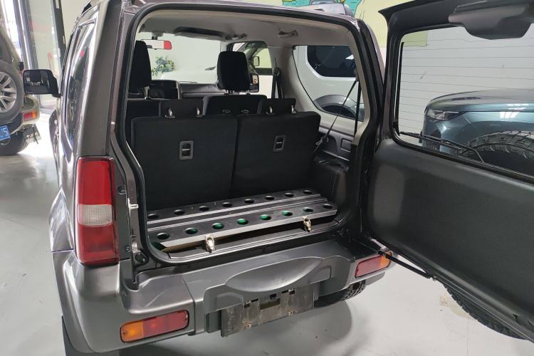 Used Suzuki Jimny 2015 1.3 MT JLX Trunk
