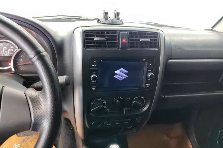 Used Suzuki Jimny 2015 1.3 AT JLX Audio And AC Panel