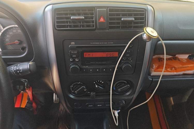 Used Suzuki Jimny 2015 1.3 AT JLX Audio And AC Panel