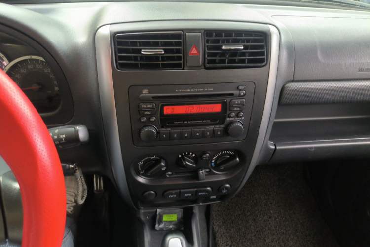 Used Suzuki Jimny 2015 1.3 AT JLX Audio And AC Panel