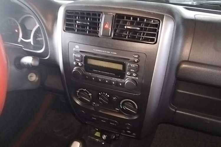 Used Suzuki Jimny 2015 1.3 AT JLX Audio And AC Panel