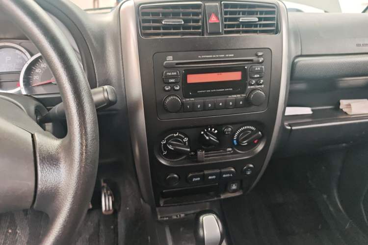 Used Suzuki Jimny 2015 1.3 AT JLX Audio And AC Panel