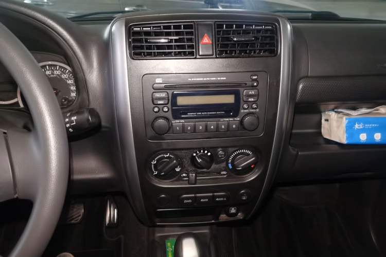 Used Suzuki Jimny 2015 1.3 AT JLX Audio And AC Panel
