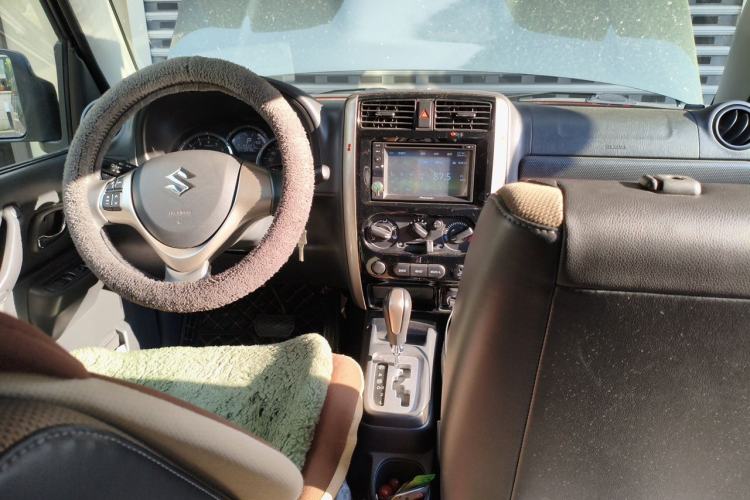 Used Suzuki Jimny 2015 1.3 AT Mode3 Navigation Edition Center Console
