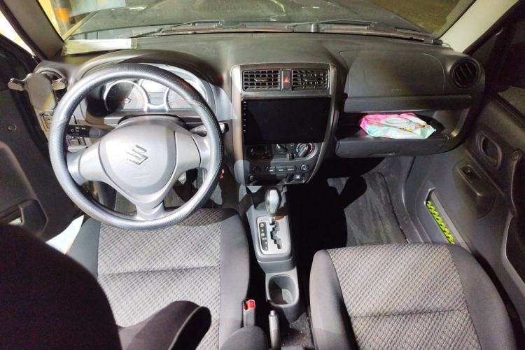 Used Suzuki Jimny 2015 1.3 AT JLX Center Console