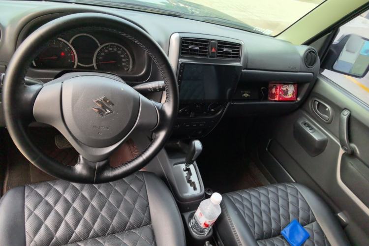 Used Suzuki Jimny 2015 1.3 AT JLX Center Console