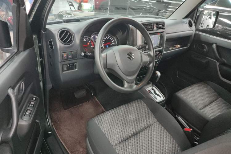 Used Suzuki Jimny 2015 1.3L AT JLX Navigation Edition Center Console