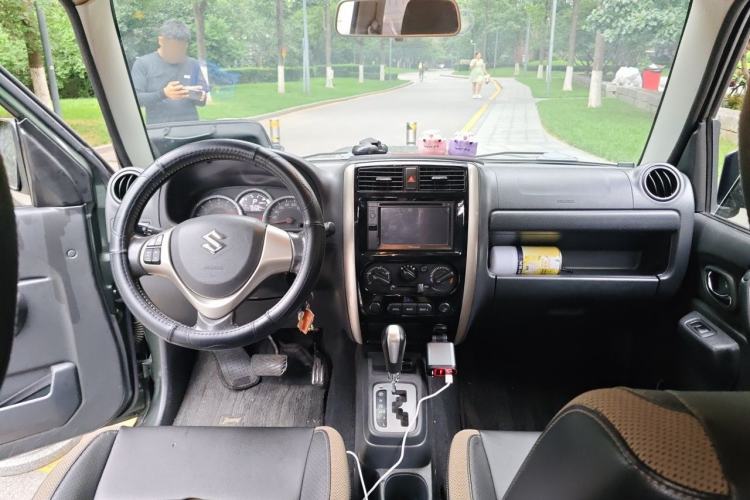 Used Suzuki Jimny 2015 1.3 AT Mode3 Navigation Edition Center Console