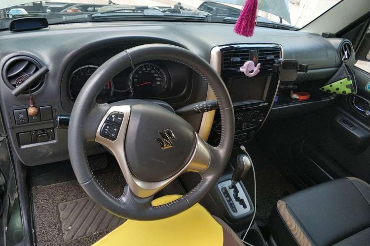 Used Suzuki Jimny 2015 1.3 AT Mode3 Navigation Edition Center Console