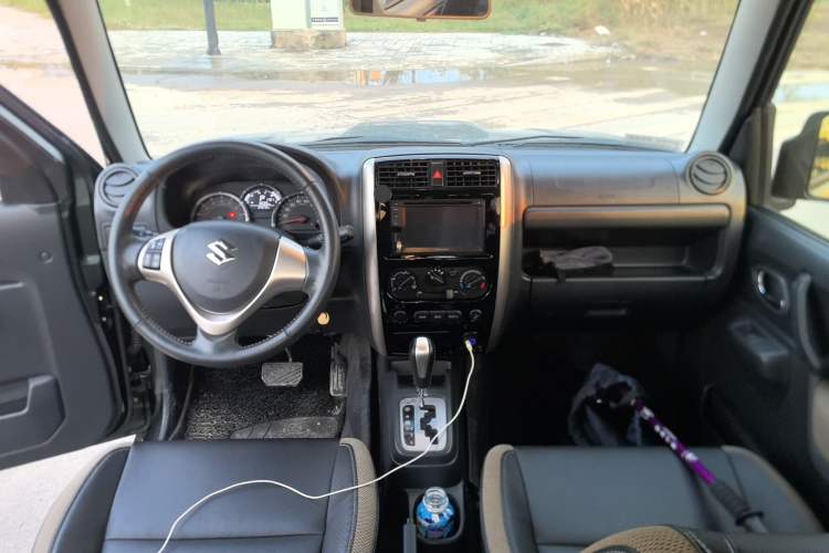 Used Suzuki Jimny 2015 1.3 AT Mode3 Navigation Edition Center Console