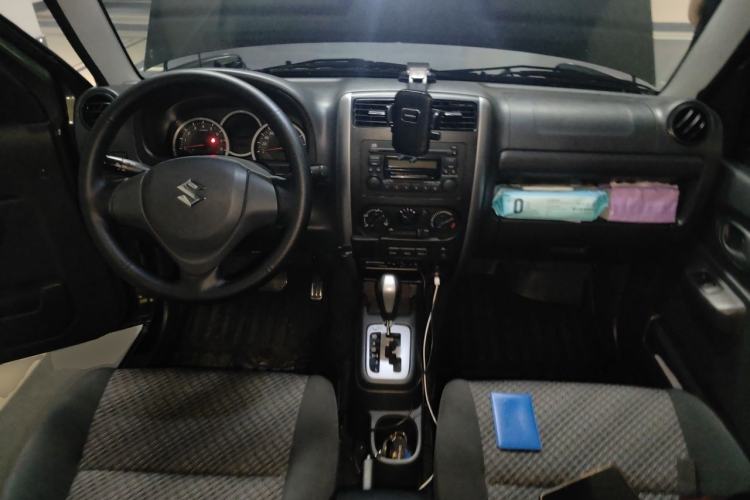 Used Suzuki Jimny 2015 1.3 AT JLX Center Console