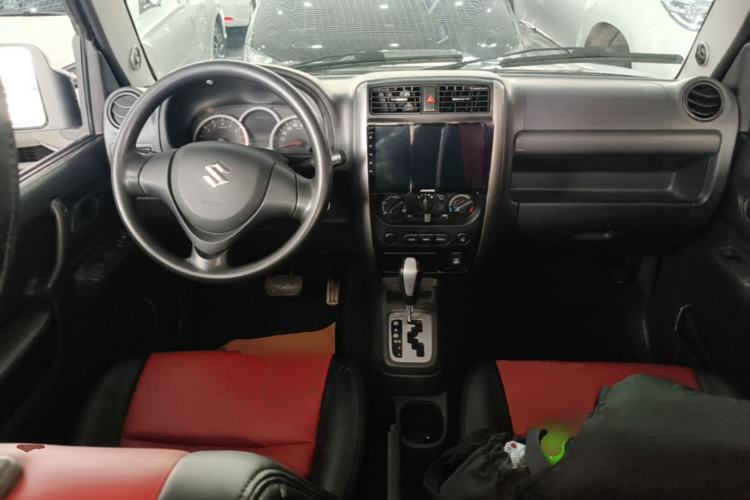 Used Suzuki Jimny 2015 1.3 AT JLX Center Console