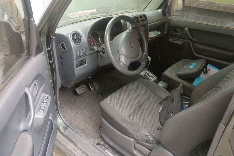 Used Suzuki Jimny 2015 1.3 AT JLX Driver Seat