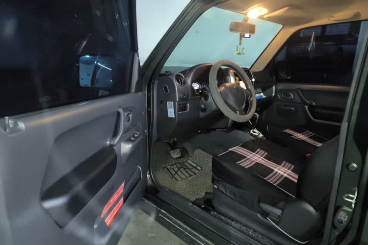 Used Suzuki Jimny 2015 1.3 AT JLX Driver Seat
