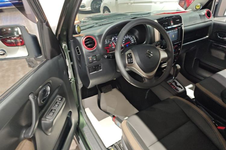 Used Suzuki Jimny 2015 1.3 AT Mode3 Navigation Edition Driver Seat