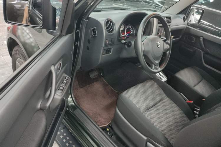 Used Suzuki Jimny 2015 1.3L AT JLX Navigation Edition Driver Seat