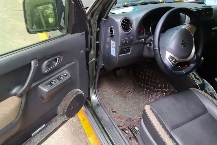 Used Suzuki Jimny 2015 1.3 AT Mode3 Navigation Edition Driver Seat
