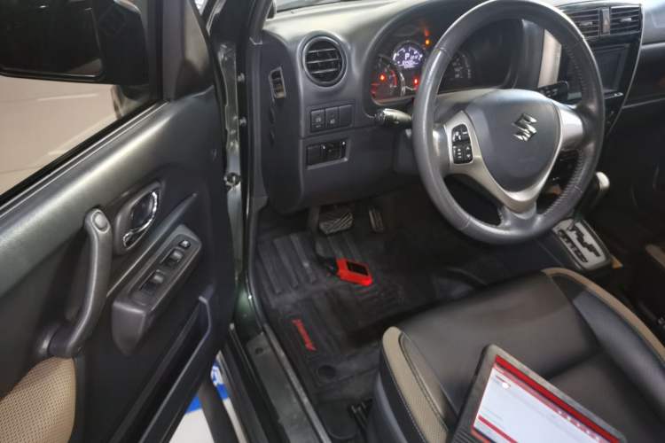 Used Suzuki Jimny 2015 1.3 AT Mode3 Navigation Edition Driver Seat