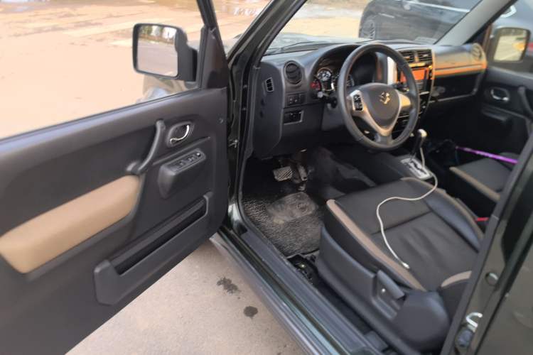 Used Suzuki Jimny 2015 1.3 AT Mode3 Navigation Edition Driver Seat
