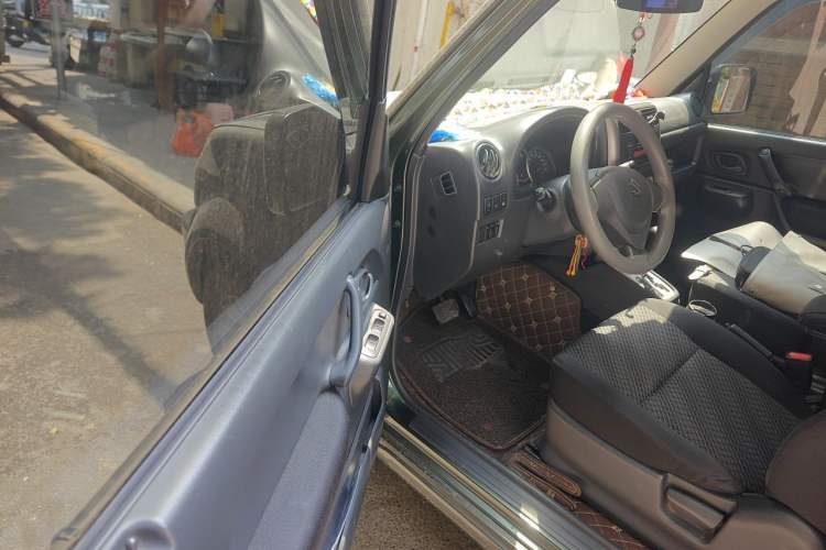 Used Suzuki Jimny 2015 1.3 AT JLX Driver Seat