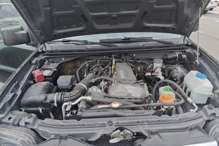 Used Suzuki Jimny 2015 1.3 AT JLX Engine Bay