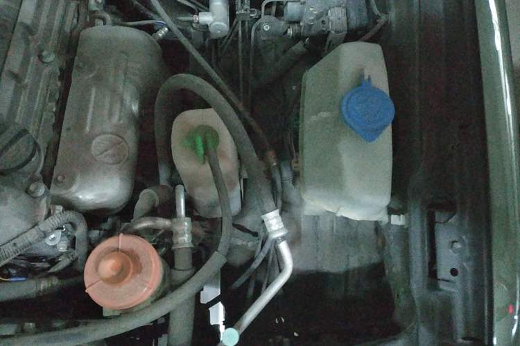 Used Suzuki Jimny 2015 1.3 MT JLX Engine Bay Left