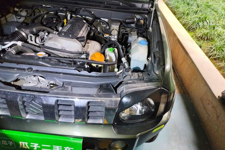 Used Suzuki Jimny 2015 1.3 AT JLX Engine Bay Left