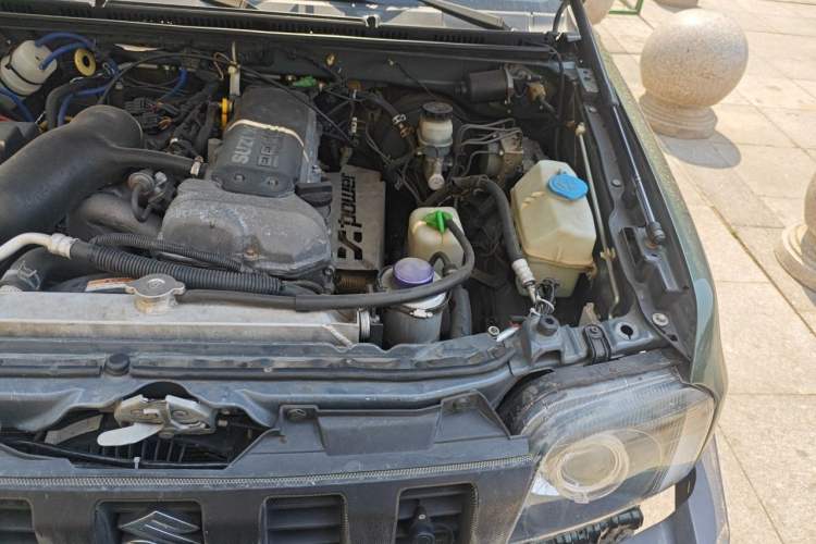 Used Suzuki Jimny 2015 1.3 AT JLX Engine Bay Left