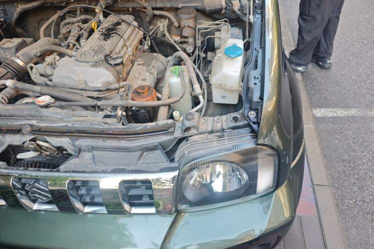 Used Suzuki Jimny 2015 1.3 MT JLX Engine Bay Left