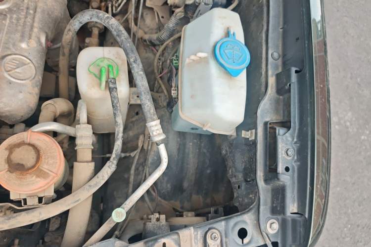 Used Suzuki Jimny 2015 1.3 AT JLX Engine Bay Left