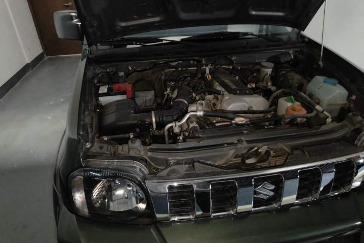 Used Suzuki Jimny 2015 1.3 AT JLX Engine Bay Right