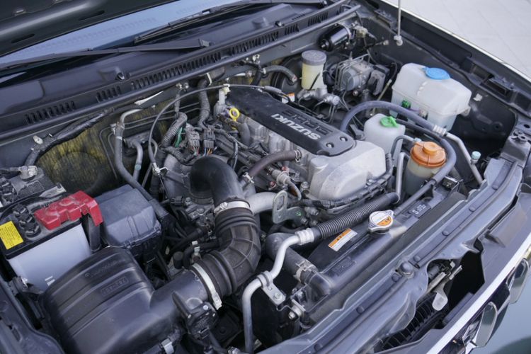 Used Suzuki Jimny 2015 1.3 AT JLX Engine Bay