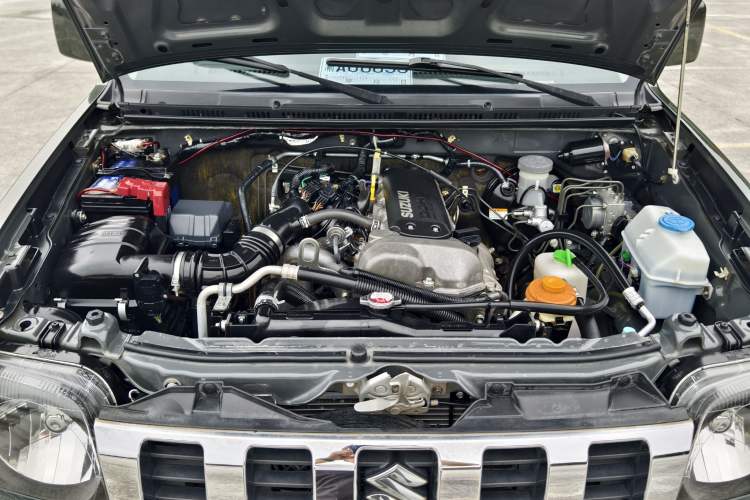 Used Suzuki Jimny 2015 1.3 AT JLX Engine Bay