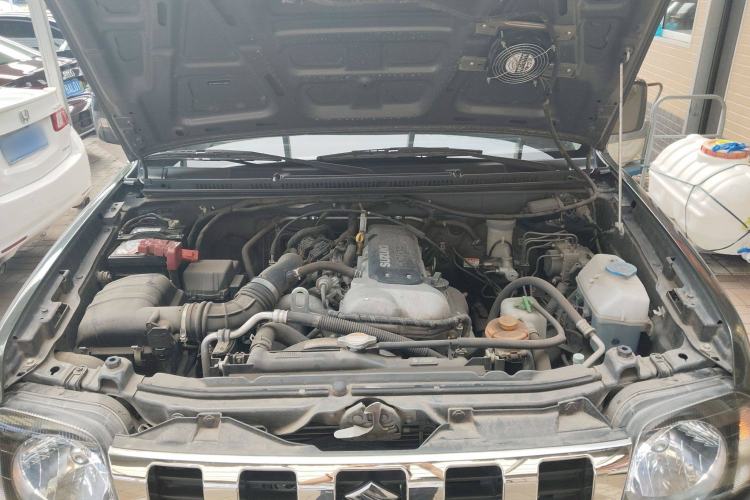 Used Suzuki Jimny 2015 1.3 AT JLX Engine Bay