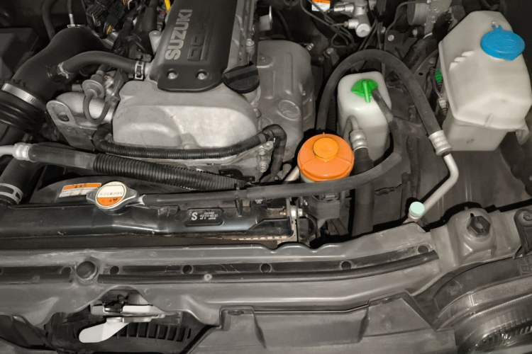 Used Suzuki Jimny 2015 1.3 AT JLX Engine Bay