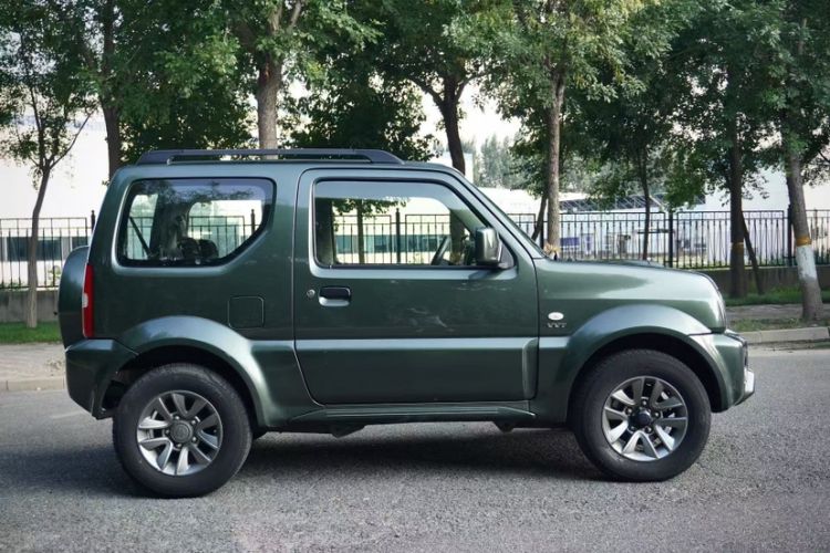 Used Suzuki Jimny 2015 1.3 AT JLX Exterior 3