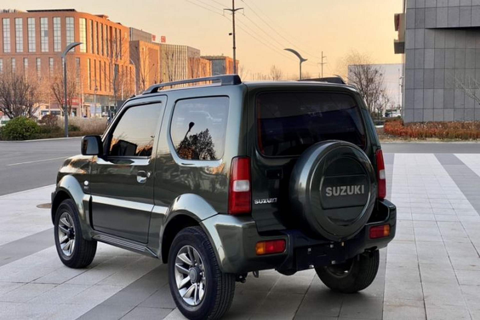 Used Suzuki Jimny 2015 1.3 AT JLX Exterior 5