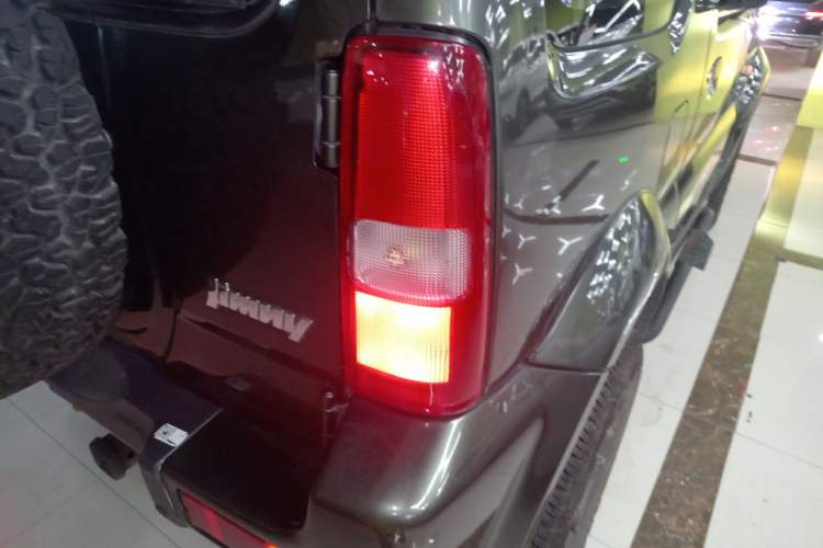 Used Suzuki Jimny 2015 1.3 AT JLX Exterior 6