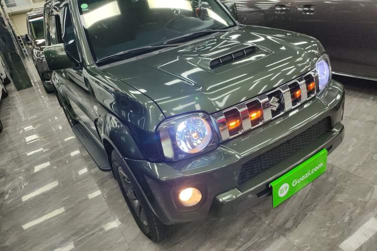 Used Suzuki Jimny 2015 1.3L AT JLX Navigation Edition Front Right 45 Deg