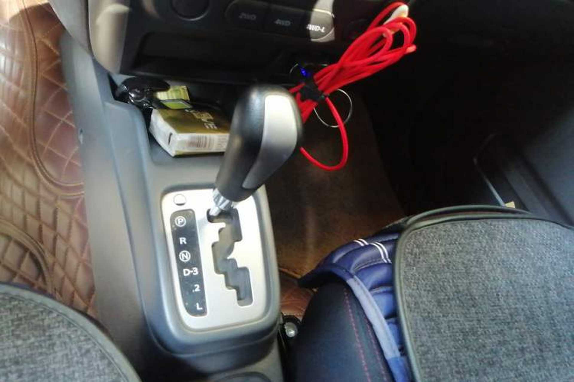 Used Suzuki Jimny 2015 1.3 AT JLX Gear Lever