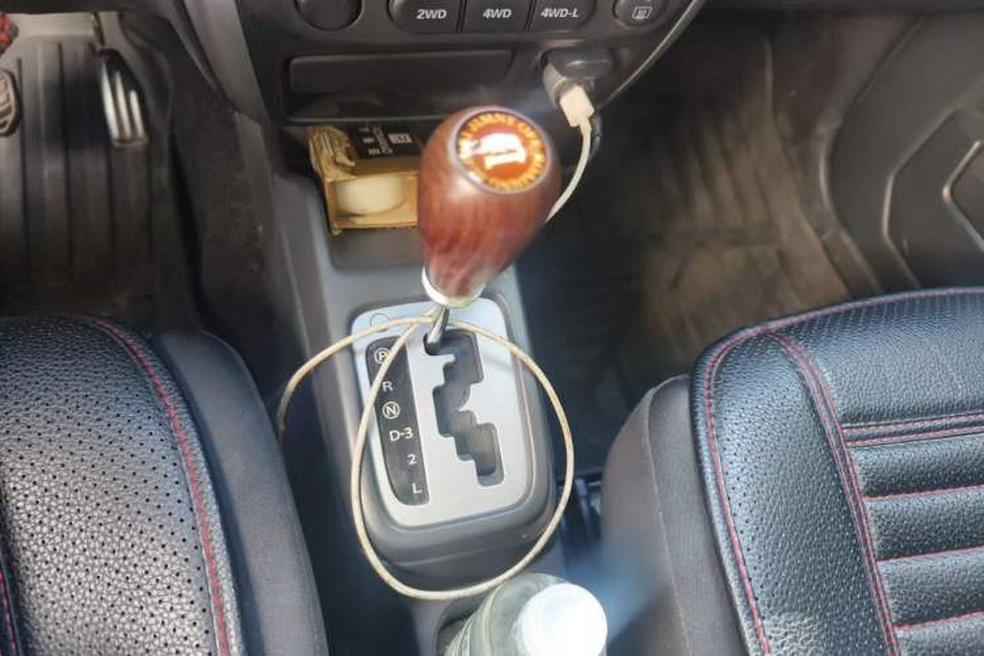 Used Suzuki Jimny 2015 1.3 AT JLX Gear Lever