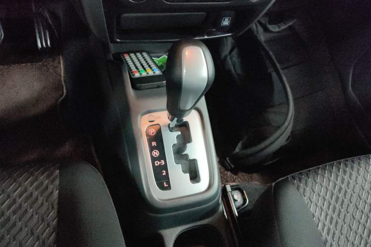 Used Suzuki Jimny 2015 1.3L AT JLX Navigation Edition Gear Lever