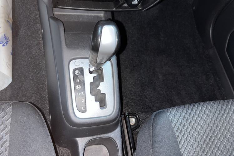 Used Suzuki Jimny 2015 1.3L AT JLX Navigation Edition Gear Lever
