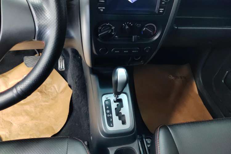 Used Suzuki Jimny 2015 1.3 AT JLX Gear Lever