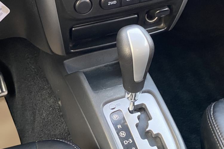 Used Suzuki Jimny 2015 1.3 AT JLX Gear Lever