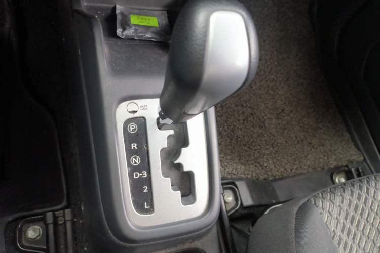 Used Suzuki Jimny 2015 1.3 AT JLX Gear Lever